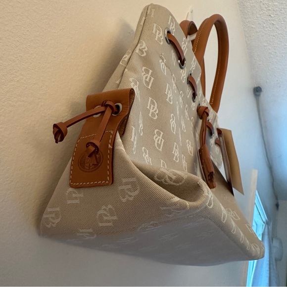 NWT Dooney and Bourke logo tote satchel bag, leather accents - Picture 2 of 13